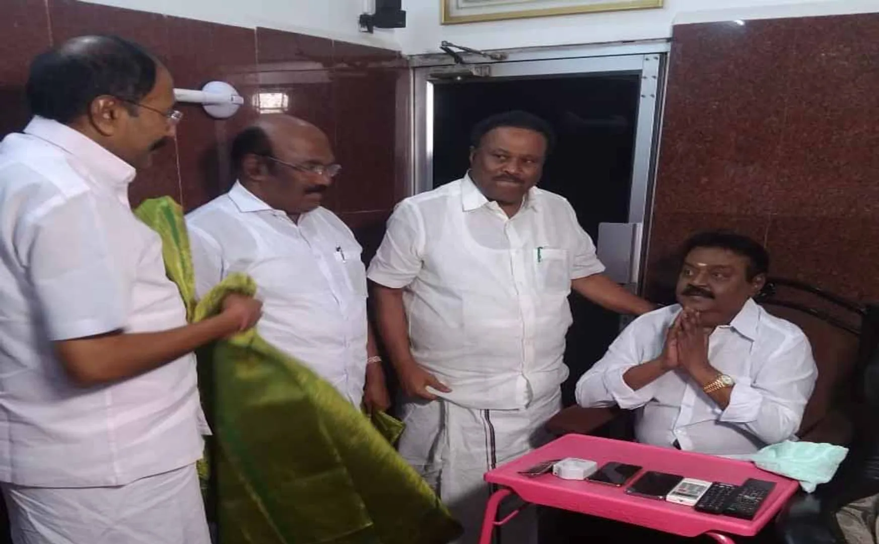 tamilnadu assembly byelection admk party meet dmdk vijayakandh 